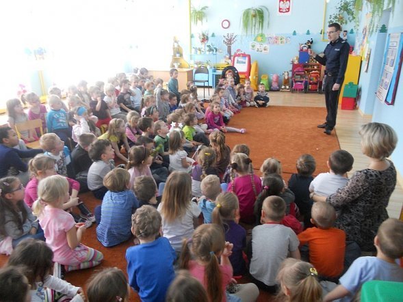 Bezpieczne zabawy na śniegu i lodzie w PM nr 8 [14.02.2013] - zdjęcie #2 - eOstroleka.pl