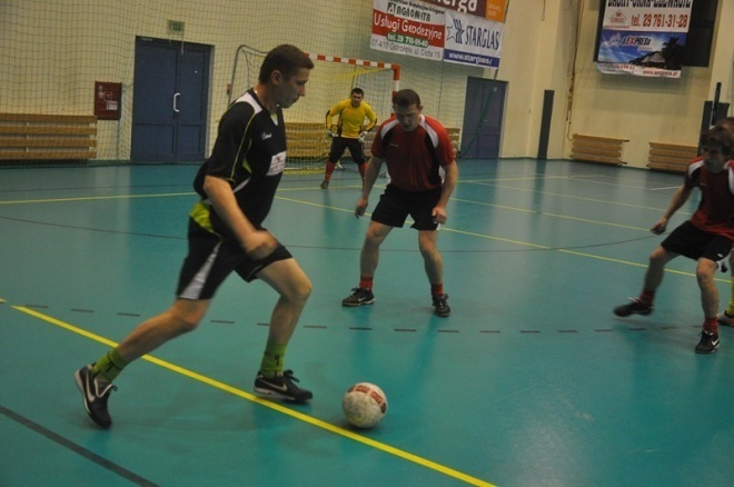 Nocna Liga Futsalu - 9. kolejka (15.02.2013) - zdjęcie #6 - eOstroleka.pl