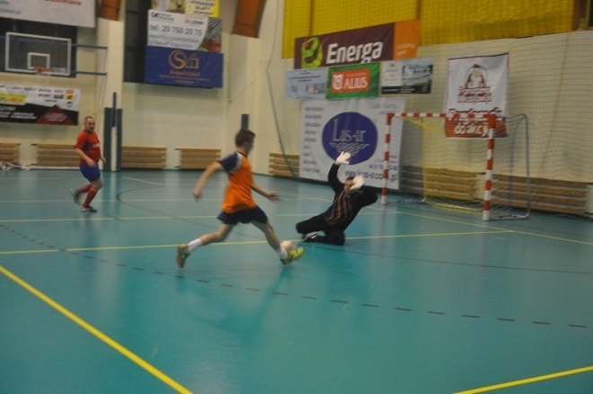 Nocna Liga Futsalu - 9. kolejka (15.02.2013) - zdjęcie #13 - eOstroleka.pl
