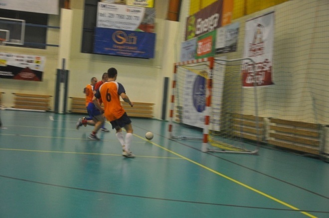 Nocna Liga Futsalu - 9. kolejka (15.02.2013) - zdjęcie #26 - eOstroleka.pl