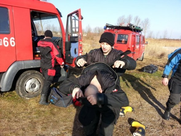 Zimowe ćwiczenia Ochotniczej Straży Pożarnej z Ostrołęki [19 II 2013] - zdjęcie #1 - eOstroleka.pl
