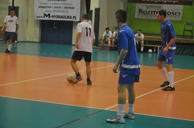 Nocna Liga Futsalu - 10. kolejka (22.02.2013) - zdjęcie #32 - eOstroleka.pl