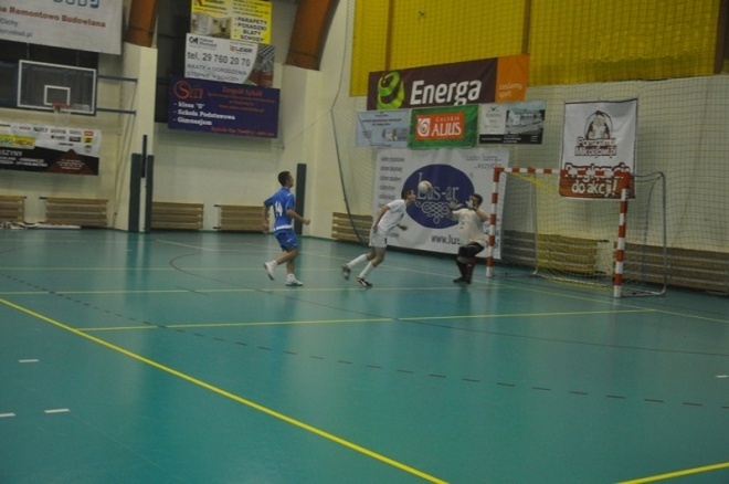 Nocna Liga Futsalu - 10. kolejka (22.02.2013) - zdjęcie #30 - eOstroleka.pl