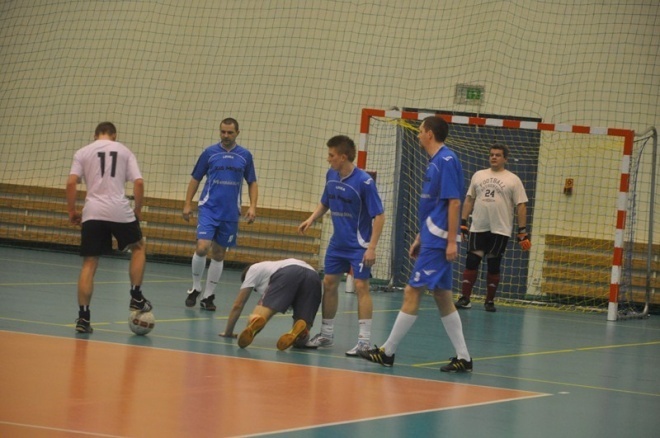 Nocna Liga Futsalu - 10. kolejka (22.02.2013) - zdjęcie #14 - eOstroleka.pl