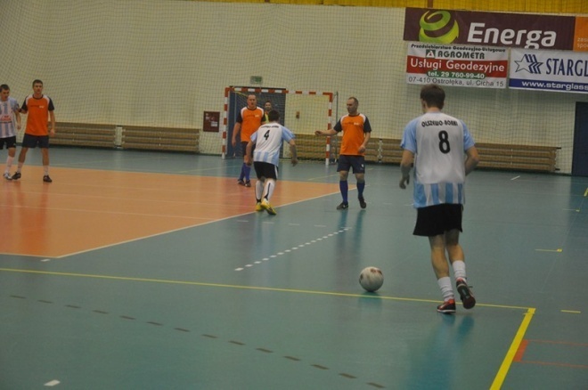 Nocna Liga Futsalu - 10. kolejka (22.02.2013) - zdjęcie #10 - eOstroleka.pl