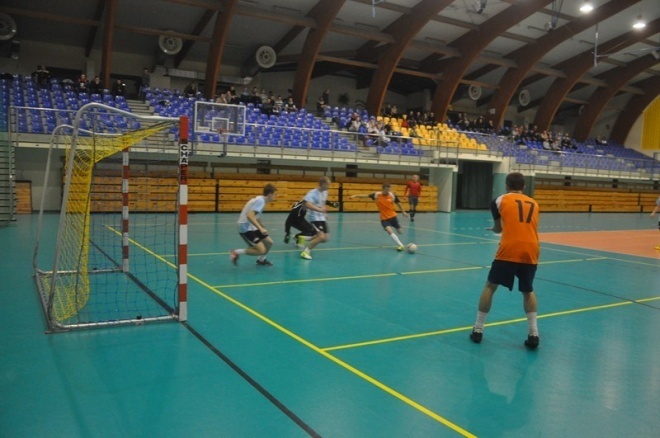 Nocna Liga Futsalu - 10. kolejka (22.02.2013) - zdjęcie #26 - eOstroleka.pl