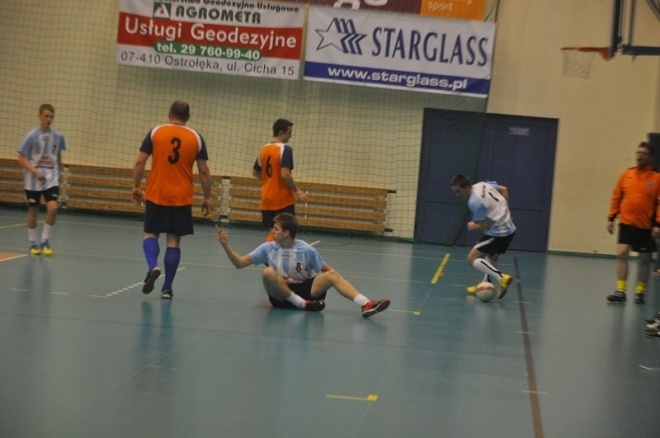 Nocna Liga Futsalu - 10. kolejka (22.02.2013) - zdjęcie #3 - eOstroleka.pl