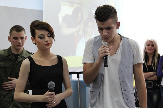 V Festiwal Fryzjerstwa Artystycznego w ZSZ 2 [25 II 2013] - zdjęcie #65 - eOstroleka.pl