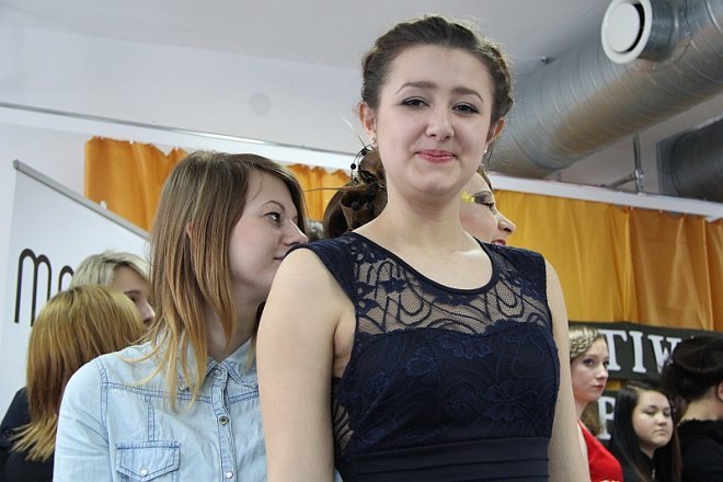 V Festiwal Fryzjerstwa Artystycznego w ZSZ 2 [25 II 2013] - zdjęcie #39 - eOstroleka.pl