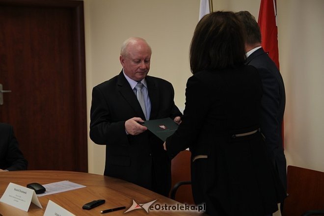 Podpisanie umowy z MZK [27.02.2013] - zdjęcie #18 - eOstroleka.pl