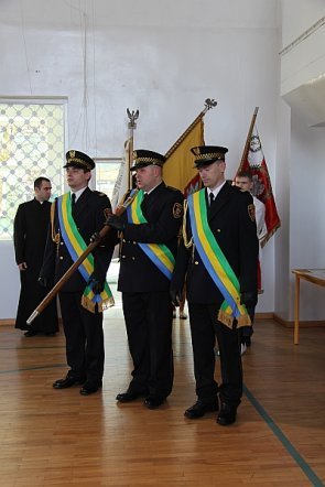 Uczniowie Gimnazjum nr 2 uczcili pamięć Inki i Żołnierzy Wyklętych [1 III 2013] - zdjęcie #34 - eOstroleka.pl