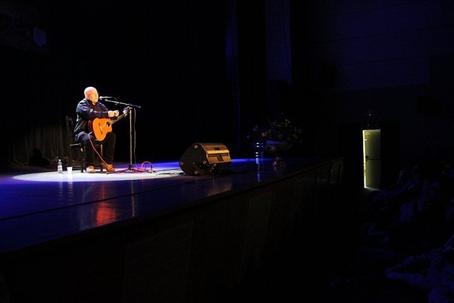 Tłumy Ostrołęczan na koncercie Andrzeja Kołakowskiego w OCK [1 III 2013] - zdjęcie #13 - eOstroleka.pl