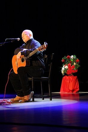 Tłumy Ostrołęczan na koncercie Andrzeja Kołakowskiego w OCK [1 III 2013] - zdjęcie #4 - eOstroleka.pl