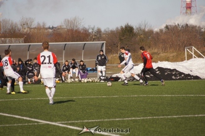 Mecz sparingowy: Narew Ostrołęka - Polonia Warszawa [2.03.2013] - zdjęcie #13 - eOstroleka.pl