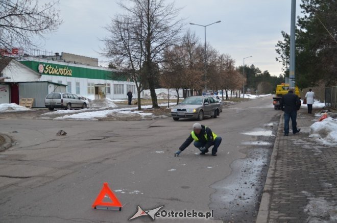 Wypadek na ul. Sienkiewicza [02.03.2013] - zdjęcie #3 - eOstroleka.pl