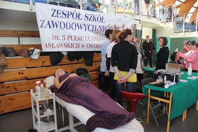 Młodzieżowe Targi Edukacji i Pracy w Ostrołęce [14 III 2013] - zdjęcie #13 - eOstroleka.pl