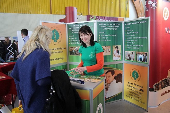 Młodzieżowe Targi Edukacji i Pracy w Ostrołęce [14 III 2013] - zdjęcie #50 - eOstroleka.pl