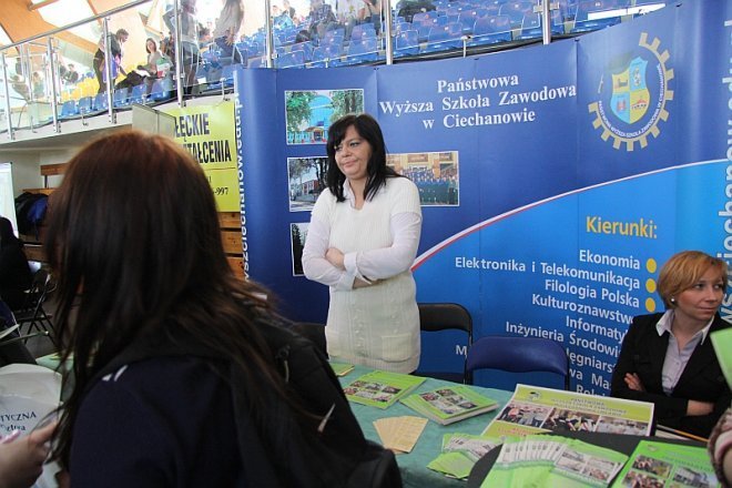 Młodzieżowe Targi Edukacji i Pracy w Ostrołęce [14 III 2013] - zdjęcie #15 - eOstroleka.pl