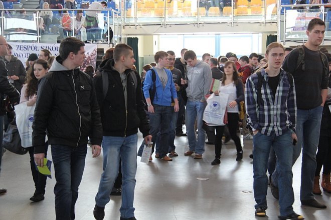 Młodzieżowe Targi Edukacji i Pracy w Ostrołęce [14 III 2013] - zdjęcie #25 - eOstroleka.pl