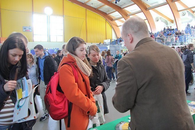 Młodzieżowe Targi Edukacji i Pracy w Ostrołęce [14 III 2013] - zdjęcie #22 - eOstroleka.pl
