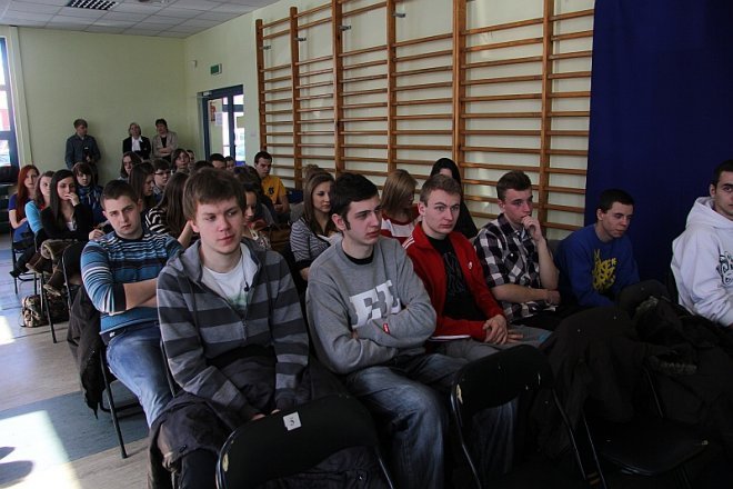Młodzieżowe Targi Edukacji i Pracy w Ostrołęce [14 III 2013] - zdjęcie #9 - eOstroleka.pl