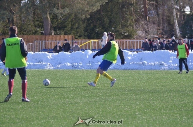 Narew Ostrołęka - KS CK Troszyn 8:0 [16.03.2013] - zdjęcie #28 - eOstroleka.pl