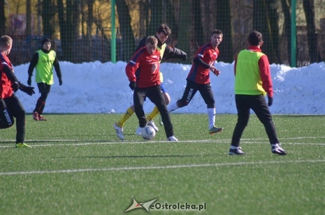Narew Ostrołęka - KS CK Troszyn 8:0 [16.03.2013] - zdjęcie #25 - eOstroleka.pl