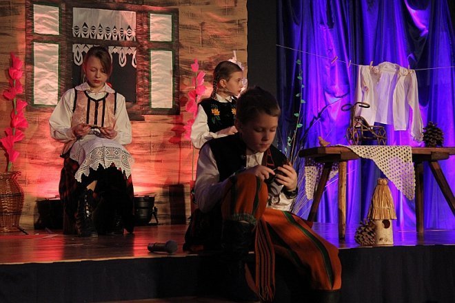 Jak to kiedyś bywało -  czyli zwyczaje świąteczno-wiosenne w Szkole Podstawowej nr 10 [13 III 2013] - zdjęcie #12 - eOstroleka.pl