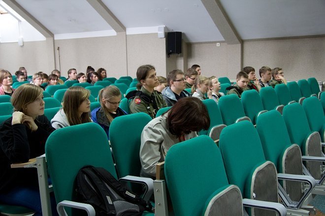 Młodzież pamięta o Jozefie Psarskim:  Mówimy o działaczu społecznym, lekarzu, pedagogu i harcerzu [19 III 2013] - zdjęcie #9 - eOstroleka.pl