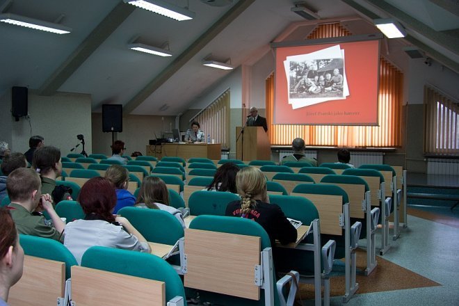 Młodzież pamięta o Jozefie Psarskim:  Mówimy o działaczu społecznym, lekarzu, pedagogu i harcerzu [19 III 2013] - zdjęcie #25 - eOstroleka.pl