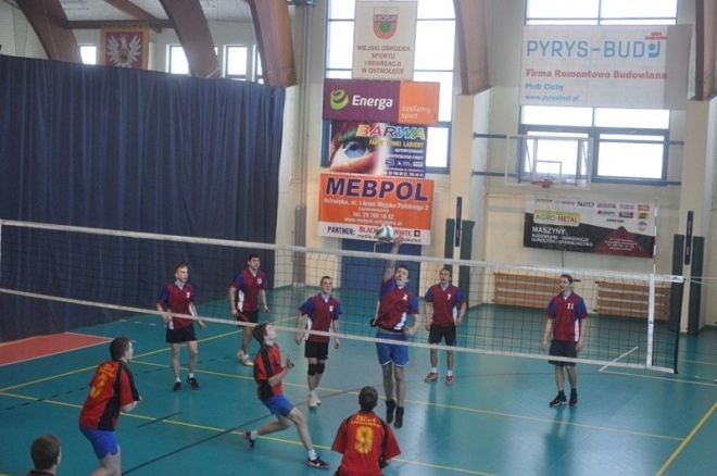 Mistrzostwa Ostrołęki szkół średnich w siatkówce (16, 20.03.2013) - zdjęcie #23 - eOstroleka.pl