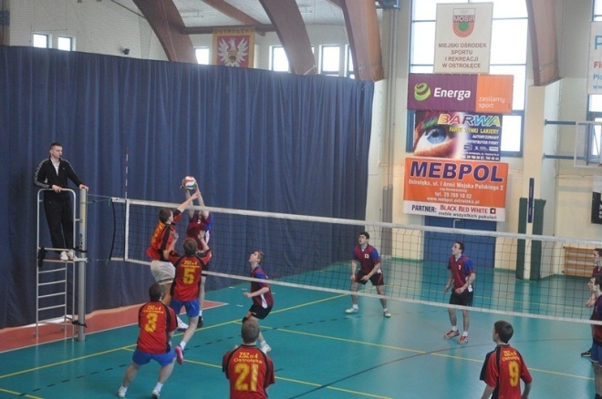 Mistrzostwa Ostrołęki szkół średnich w siatkówce (16, 20.03.2013) - zdjęcie #22 - eOstroleka.pl