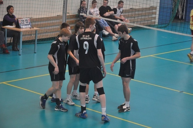 Mistrzostwa Ostrołęki szkół średnich w siatkówce (16, 20.03.2013) - zdjęcie #15 - eOstroleka.pl