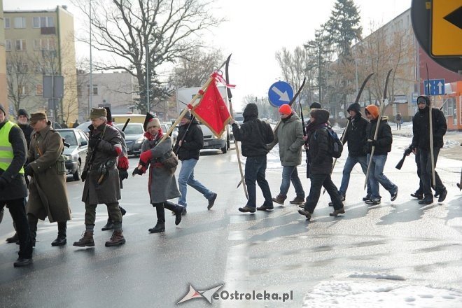 Marsz upamiętniający 150 rocznicę wybuchu Powstania Styczniowego [22.03.2013] - zdjęcie #38 - eOstroleka.pl