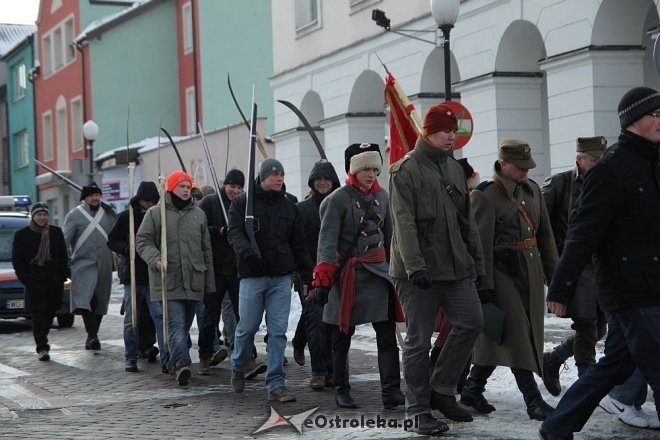Marsz upamiętniający 150 rocznicę wybuchu Powstania Styczniowego [22.03.2013] - zdjęcie #3 - eOstroleka.pl
