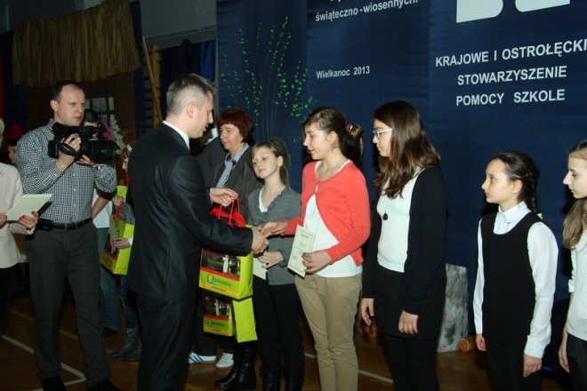 Uruczystość w SP 10 [19.03.2013] - zdjęcie #12 - eOstroleka.pl