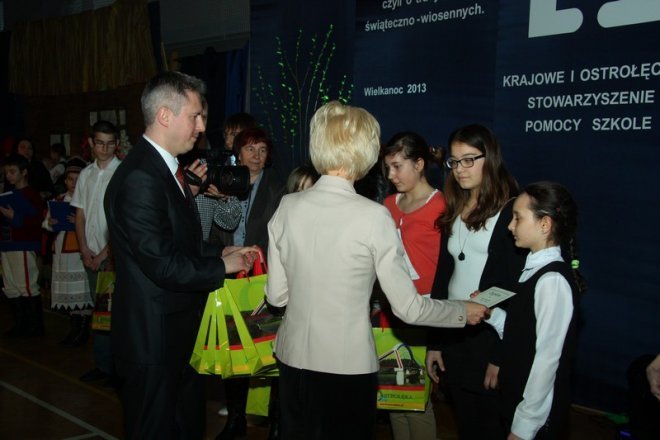 Uruczystość w SP 10 [19.03.2013] - zdjęcie #11 - eOstroleka.pl