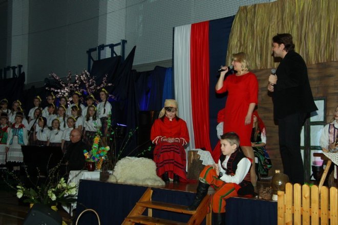 Uruczystość w SP 10 [19.03.2013] - zdjęcie #1 - eOstroleka.pl