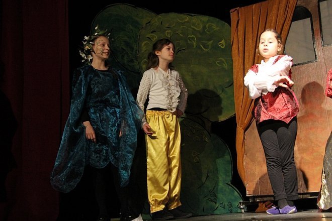 Poranek teatralny w klubie Oczko [25 III 2012] - zdjęcie #43 - eOstroleka.pl