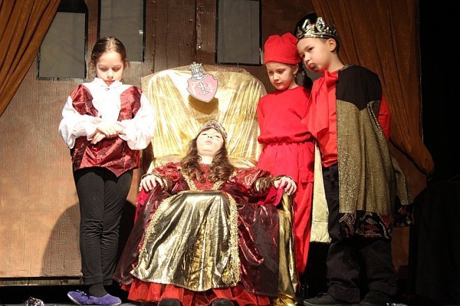 Poranek teatralny w klubie Oczko [25 III 2012] - zdjęcie #36 - eOstroleka.pl