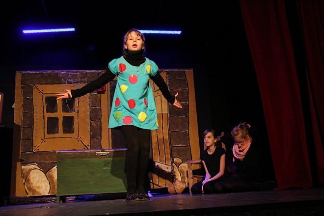 Poranek teatralny w klubie Oczko [25 III 2012] - zdjęcie #23 - eOstroleka.pl