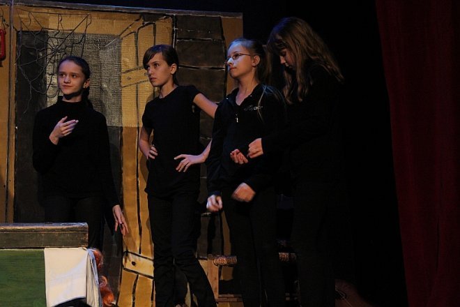 Poranek teatralny w klubie Oczko [25 III 2012] - zdjęcie #13 - eOstroleka.pl
