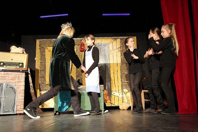 Poranek teatralny w klubie Oczko [25 III 2012] - zdjęcie #10 - eOstroleka.pl