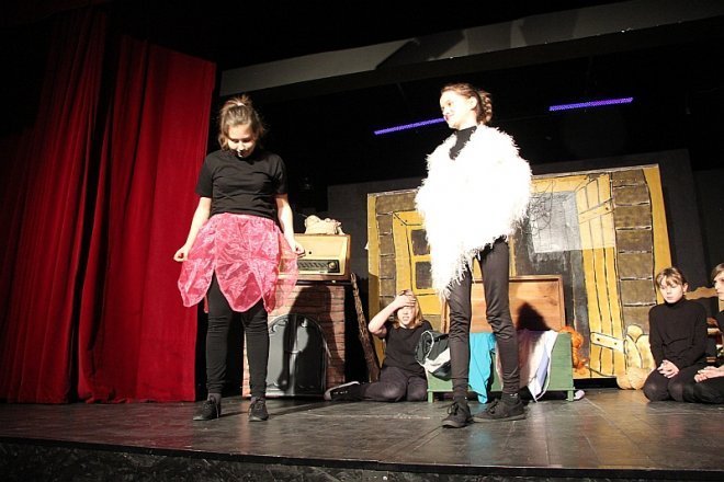 Poranek teatralny w klubie Oczko [25 III 2012] - zdjęcie #9 - eOstroleka.pl