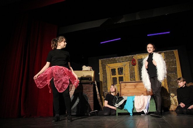 Poranek teatralny w klubie Oczko [25 III 2012] - zdjęcie #8 - eOstroleka.pl