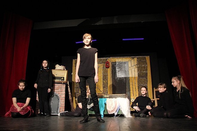 Poranek teatralny w klubie Oczko [25 III 2012] - zdjęcie #7 - eOstroleka.pl