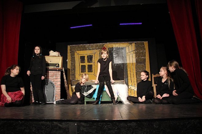 Poranek teatralny w klubie Oczko [25 III 2012] - zdjęcie #1 - eOstroleka.pl