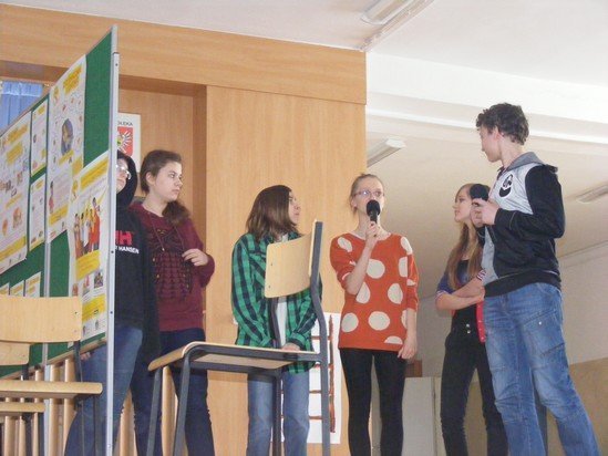  Spektakl Choroby żywieniowe w Gimnazjum nr 2 [25 III 2013] - zdjęcie #2 - eOstroleka.pl