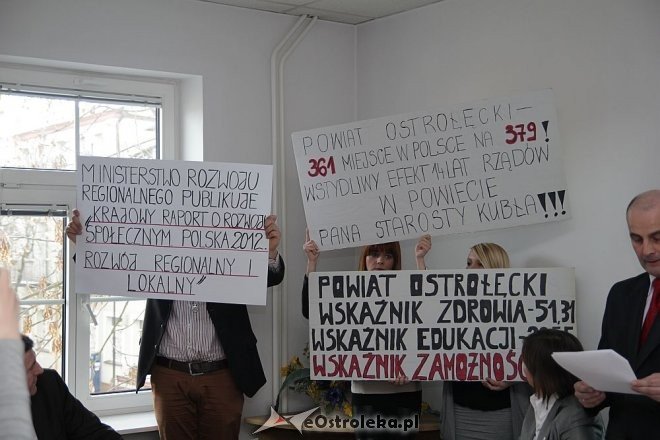 XXX sesja Rady Powiatu Ostrołęckiego [27.03.2013] - zdjęcie #8 - eOstroleka.pl