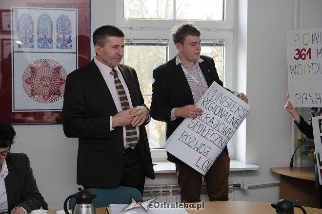 XXX sesja Rady Powiatu Ostrołęckiego [27.03.2013] - zdjęcie #2 - eOstroleka.pl